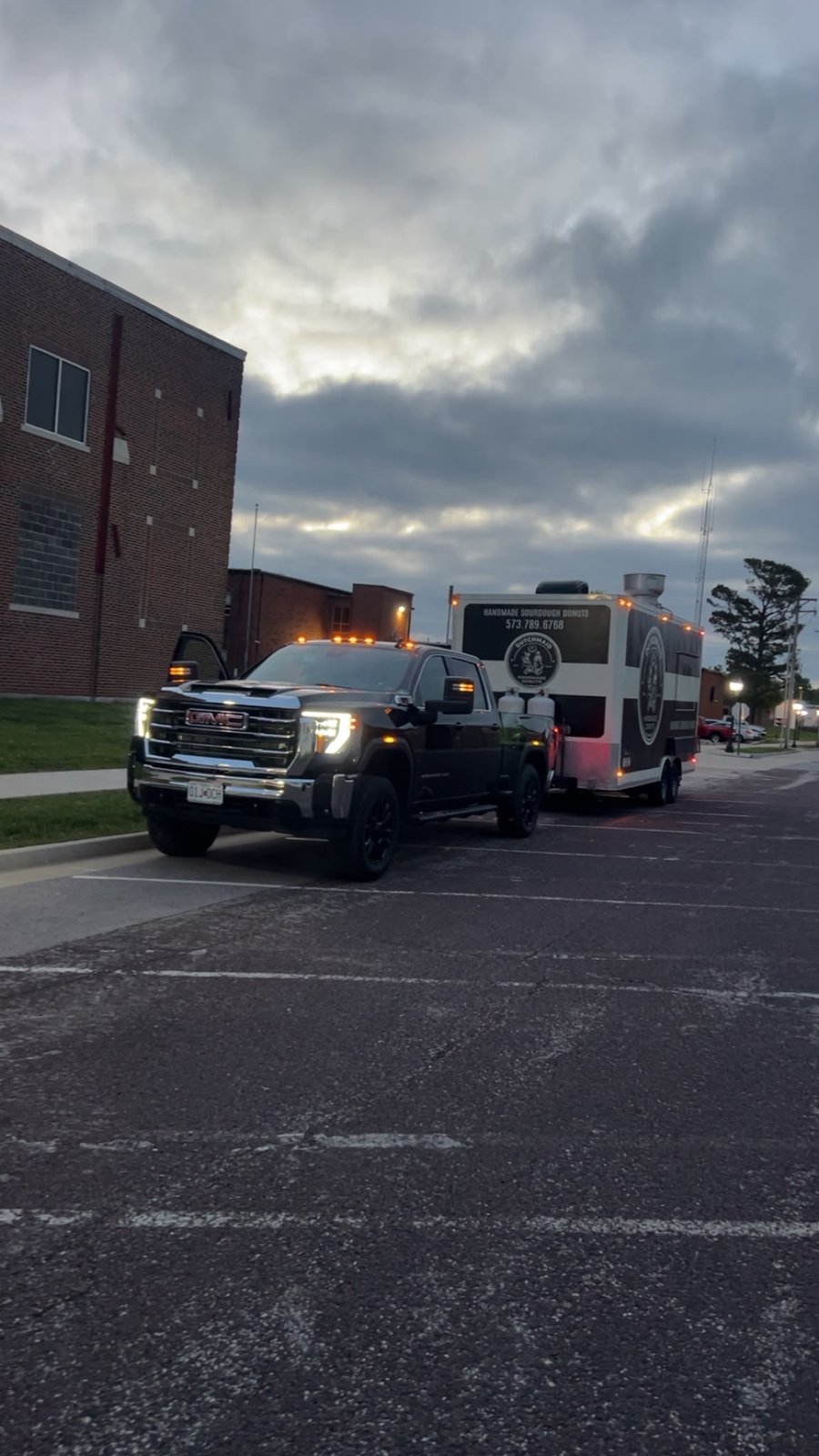 Donut, handmaid, food truck