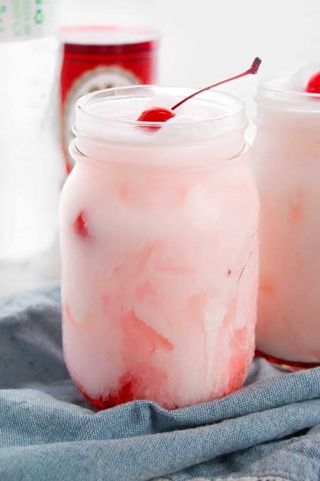 Strawberry Shortfizz, 20 oz